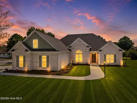 404 Donald Dr, Winterville, NC 28590