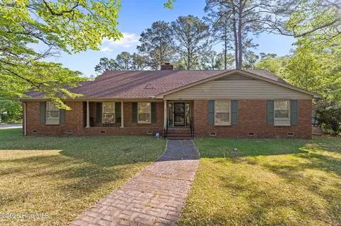 708 Frederick Ave, Laurinburg, NC 28352