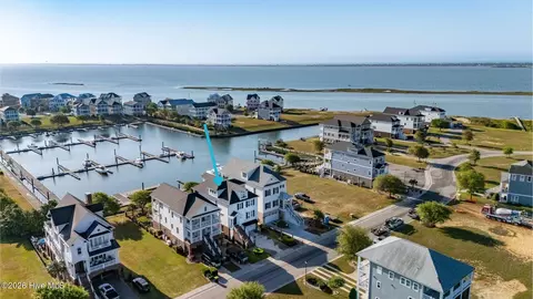 458 Kensington Pl, Newport, NC 28570