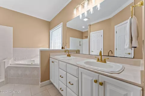 Bath - 28 Abbottsford Dr, Pinehurst, NC 28374 photo 1 of 6