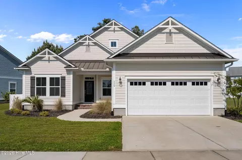 559 Moss Lake Ln, Holly Ridge, NC 28445