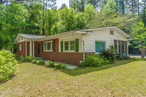 1360 Midland Rd, Southern Pines, NC 28387