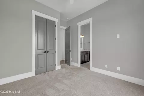 Bedroom - 357 Planters Walk, Hampstead, NC 28443 photo 5 of 10