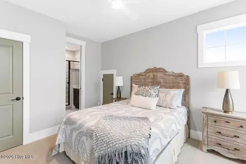 Bedroom - 357 Planters Walk, Hampstead, NC 28443 photo 3 of 10