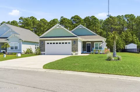 335 Lightning Bug Ln, Holly Ridge, NC 28445