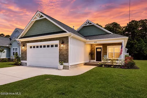335 Lightning Bug Ln, Holly Ridge, NC 28445