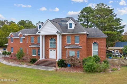 1181 Cedar Hill Dr, Williamston, NC 27892