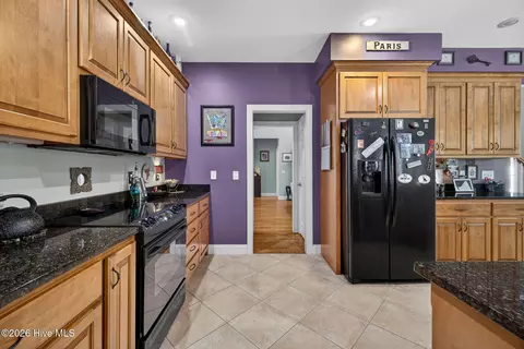 Kitchen - 804 Albatross Way, Hampstead, NC 28443 photo 3 of 3
