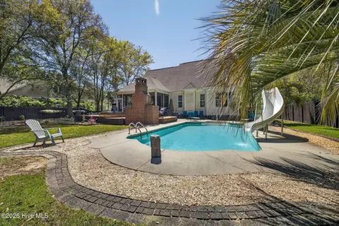 Exterior - 804 Albatross Way, Hampstead, NC 28443 photo 5 of 14