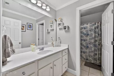 Bath - 804 Albatross Way, Hampstead, NC 28443 photo 4 of 4