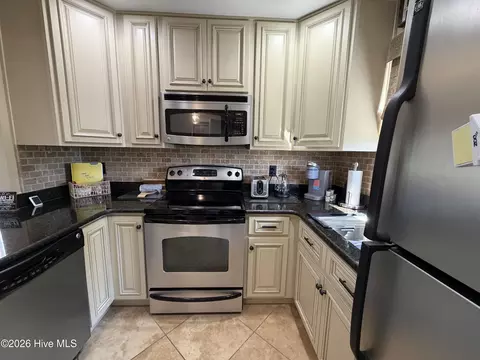 Kitchen - 5 Pine Tree Rd # 119, Pinehurst, NC 28374 photo 1 of 3