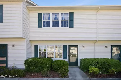 83 Crush Ct, Swansboro, NC 28584