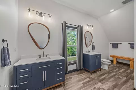 Bath - 164 Bay View Dr, Chocowinity, NC 27817 photo 4 of 5