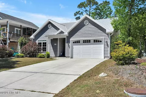 155 NE 18th St, Oak Island, NC 28465