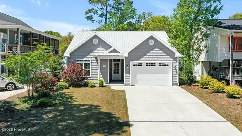 155 NE 18th St, Oak Island, NC 28465