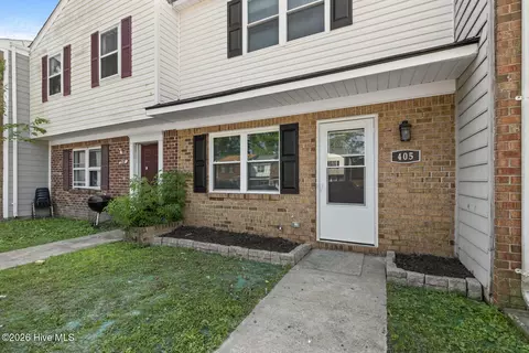 405 Myrtlewood Cir, Jacksonville, NC 28546