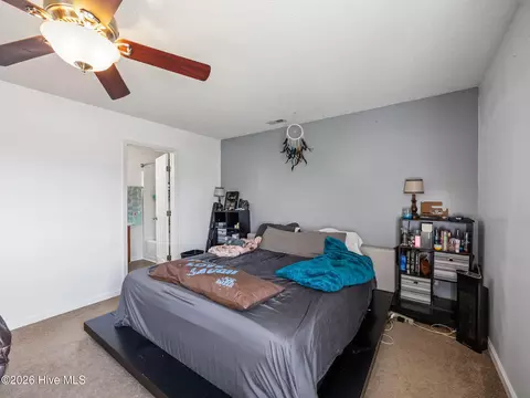 Bedroom - 210 Bobwhite Rd, Hubert, NC 28539 photo 2 of 7