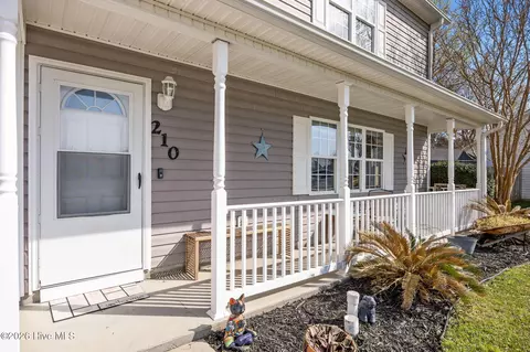 Exterior - 210 Bobwhite Rd, Hubert, NC 28539 photo 4 of 8