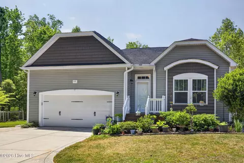 99 Thomas Ln, Hampstead, NC 28443