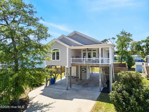 1903 E Yacht Dr, Oak Island, NC 28465