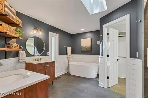 Bath - 2 Salem Ln, Pinehurst, NC 28374 photo 2 of 11