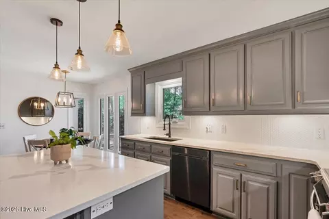 Kitchen - 2 Salem Ln, Pinehurst, NC 28374 photo 7 of 10