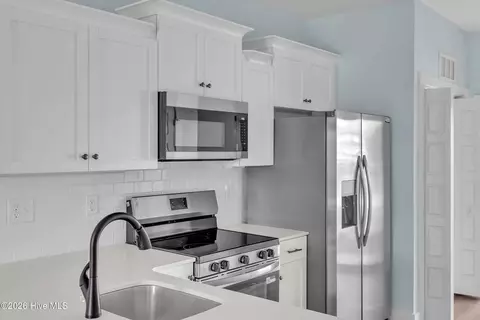 Kitchen - 650 Cedar Point Blvd #H4, Cedar Point, NC 28584 photo 1 of 2