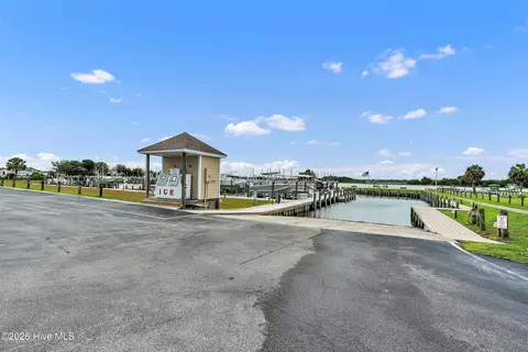 Exterior - 650 Cedar Point Blvd #H4, Cedar Point, NC 28584 photo 3 of 6