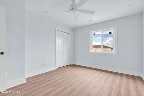 Bedroom - 650 Cedar Point Blvd #H4, Cedar Point, NC 28584 photo 2 of 6