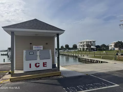 650 Cedar Point Blvd #H4, Cedar Point, NC 28584 photo 4