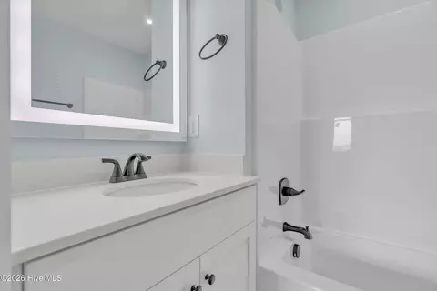 Bath - 650 Cedar Point Blvd #H4, Cedar Point, NC 28584 photo 2 of 2