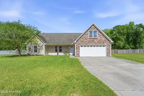 225 Blue Creek Farms Dr, Jacksonville, NC 28540