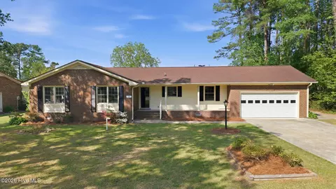 127 Abbey Ln, Washington, NC 27889