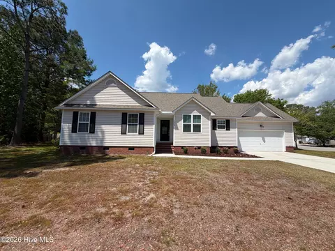 7343 Bright Leaf Rd, Wilmington, NC 28411
