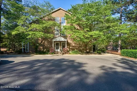 9265 Us 15-501 Highway 10g Hwy, Pinehurst, NC 28374
