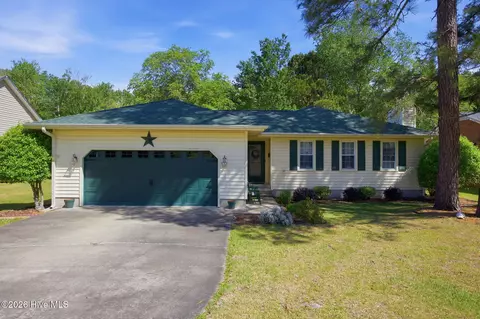 1836 Caracara Dr, New Bern, NC 28560