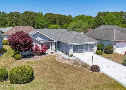 418 Hampton St NW, Calabash, NC 28467