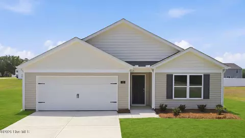 113 Claude St, La Grange, NC 28551