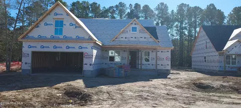 162 Cripple Creek Dr, Swansboro, NC 28584