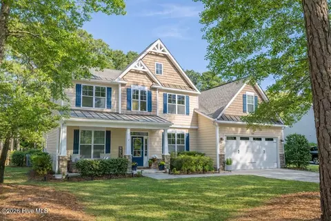 221 Mimosa Dr, Sneads Ferry, NC 28460