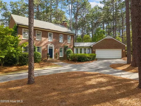 385 Lake Dornoch Dr, Pinehurst, NC 28374