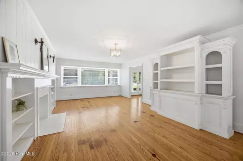 Living - 6995 River Rd, Washington, NC 27889 photo 2 of 2
