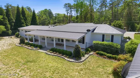 Exterior - 6995 River Rd, Washington, NC 27889 photo 7 of 11