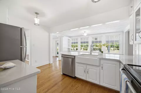 Kitchen - 6995 River Rd, Washington, NC 27889 photo 4 of 4