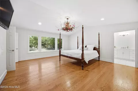 Bedroom - 6995 River Rd, Washington, NC 27889 photo 3 of 8