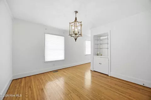 Dining - 6995 River Rd, Washington, NC 27889 photo 2 of 3