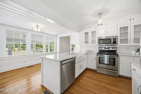 Kitchen - 6995 River Rd, Washington, NC 27889 photo 1 of 4