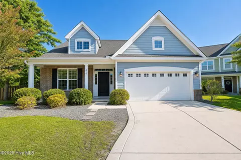 417 Harlequin Ct, Sneads Ferry, NC 28460