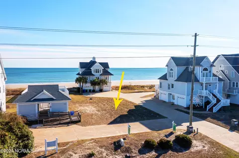 4196 Island Dr, North Topsail Beach, NC 28460