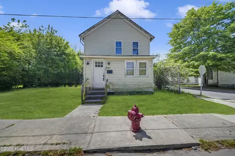 207 Bell St, Elizabeth City, NC 27909
